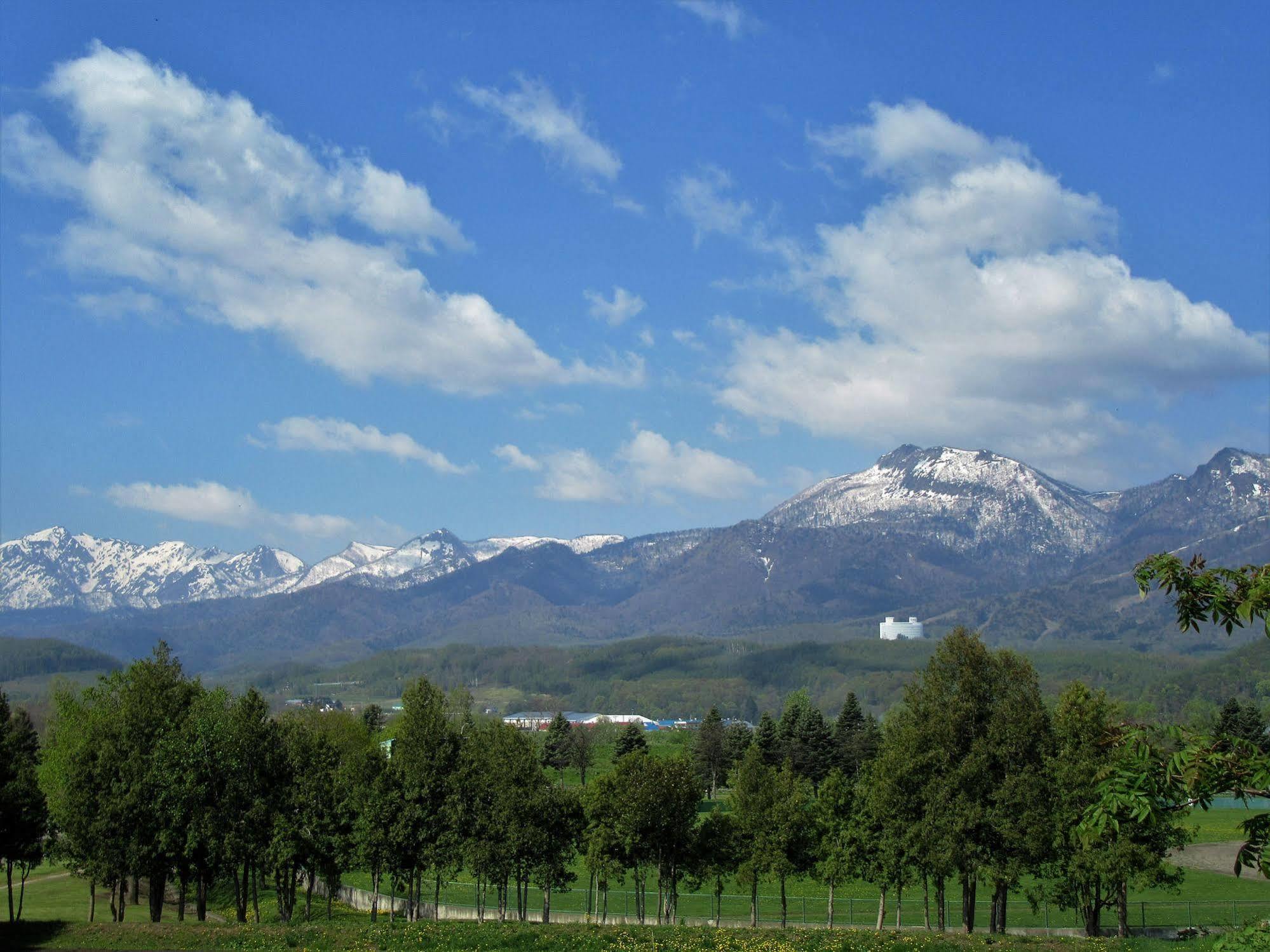 民宿むつかり（六雁） 富良野市 エクステリア 写真
